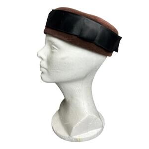 Vintage pillbox hat brown velvet black satin ribbon bow midcentury calot France
